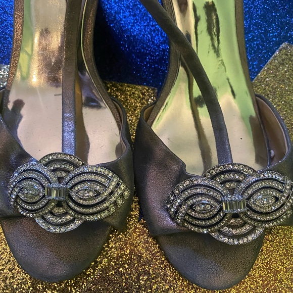 BADGLEY MISCHKA PEWTER METALLIC LEATHER WEDGE BEJEWELED Heels GORG LUX BRIDAL - Picture 6 of 11